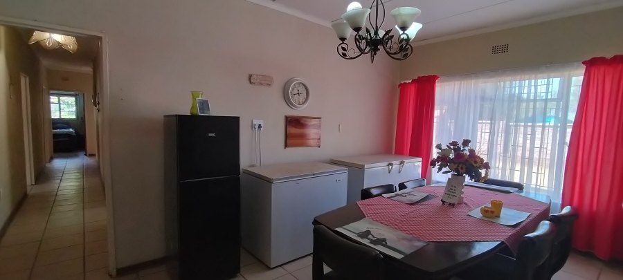 5 Bedroom Property for Sale in Jan Kempdorp Northern Cape